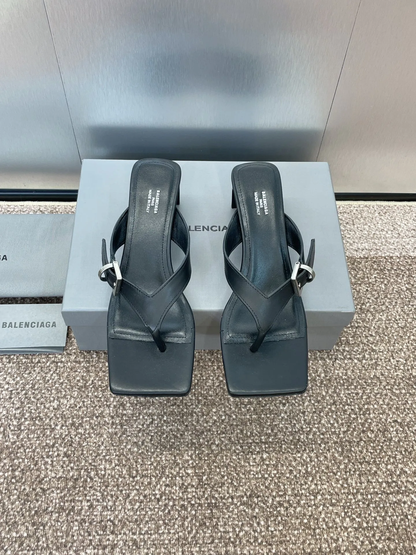 Balenciaga 黒 四角い頭ハイヒールビーチサンダル