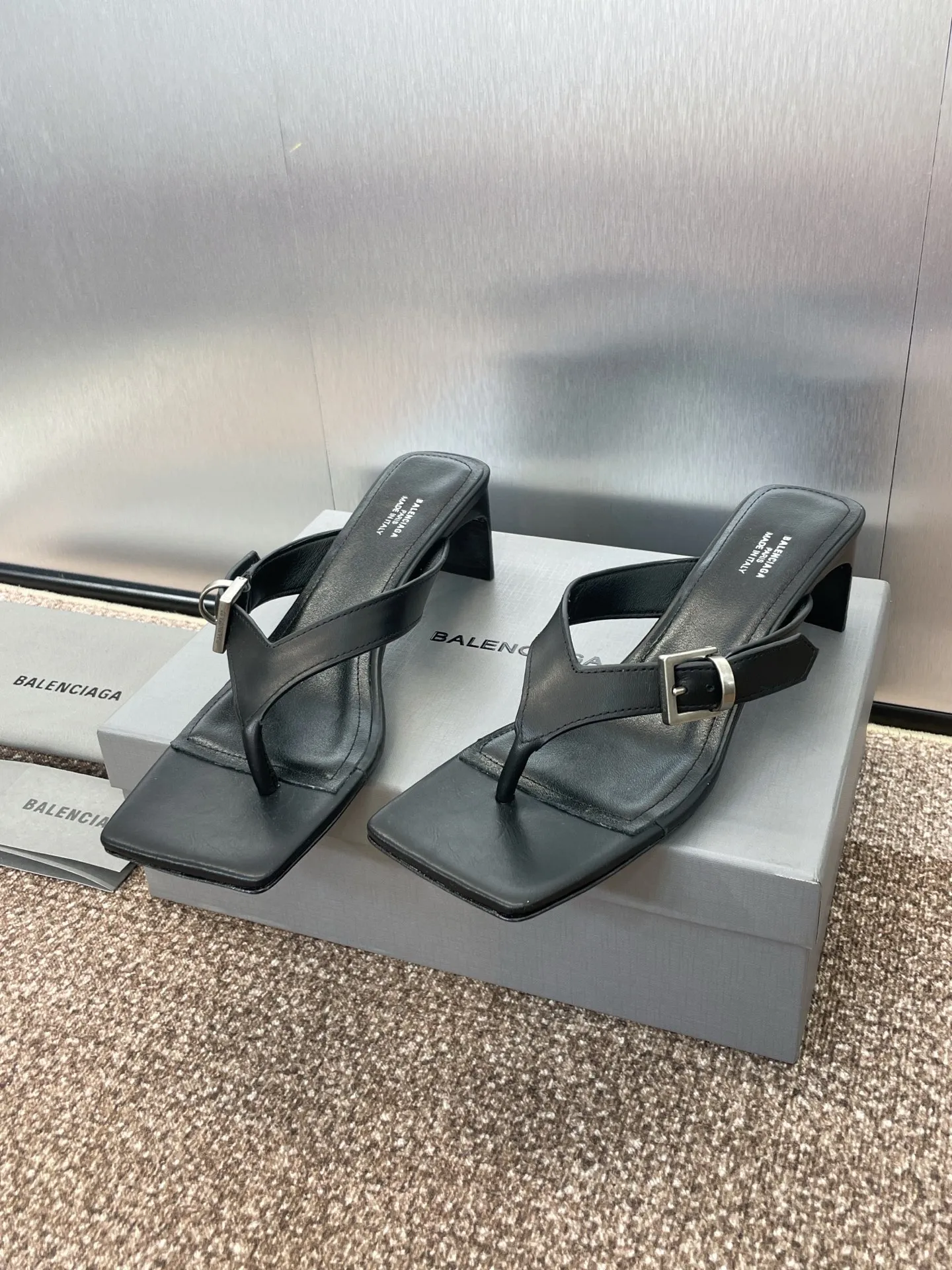 Balenciaga 黒 四角い頭ハイヒールビーチサンダル - 画像 (3)