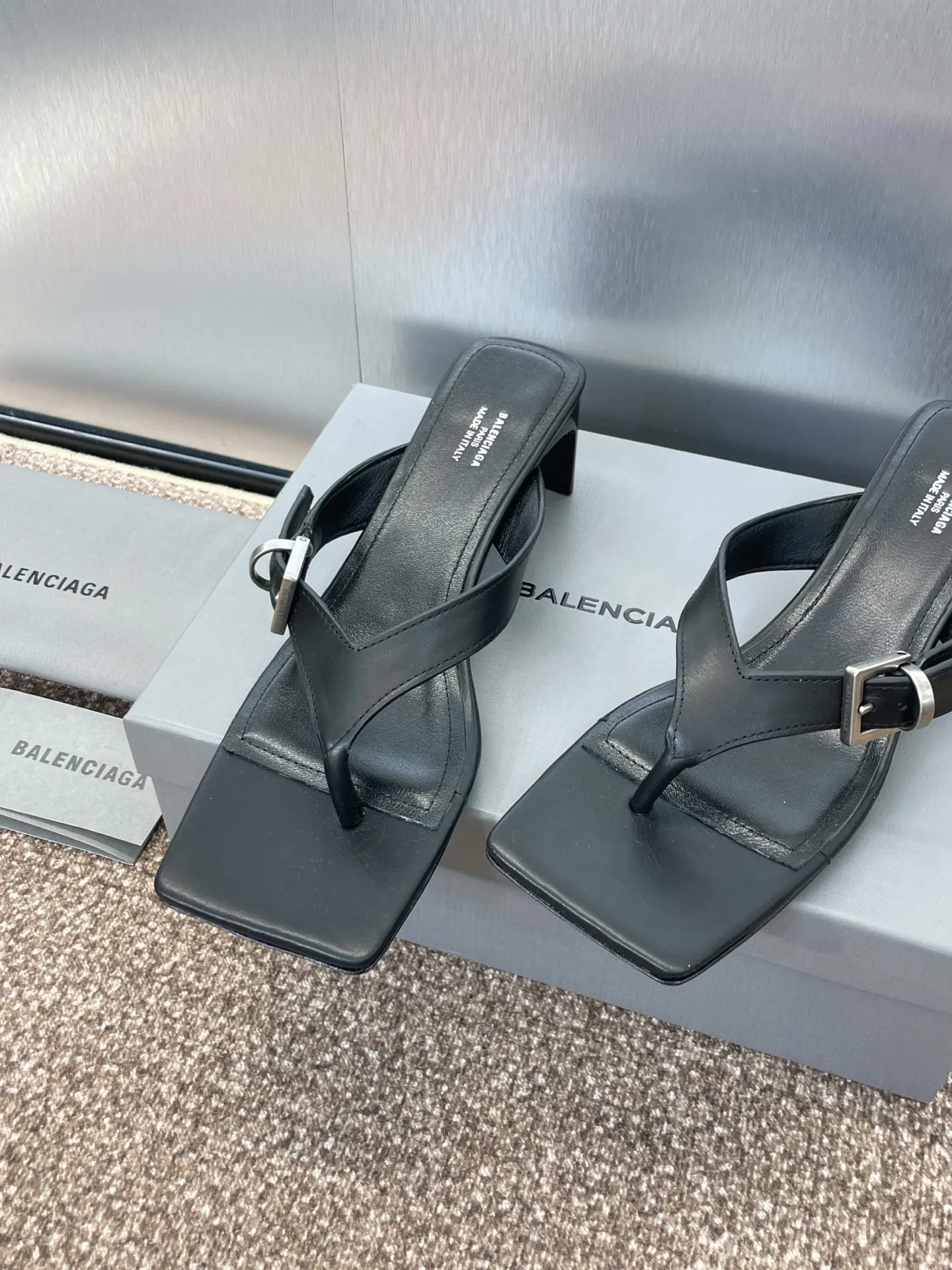 Balenciaga 黒 四角い頭ハイヒールビーチサンダル - 画像 (5)