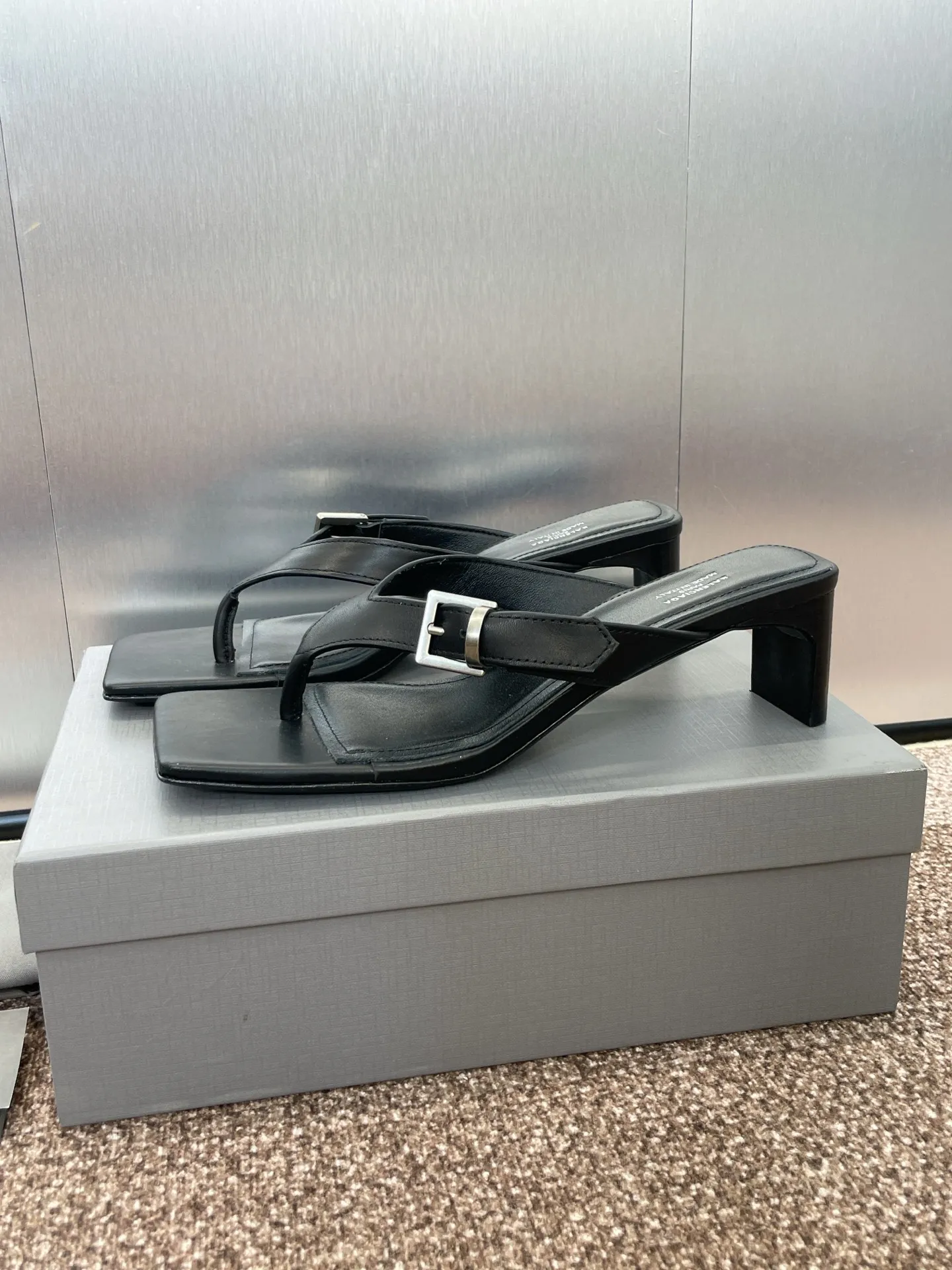 Balenciaga 黒 四角い頭ハイヒールビーチサンダル - 画像 (6)