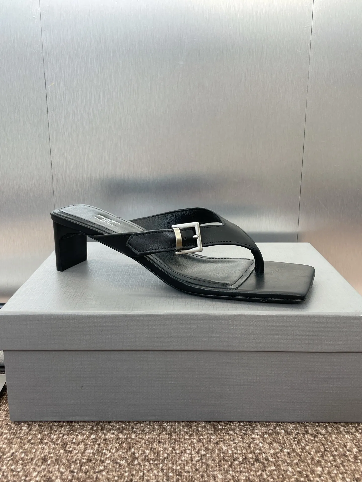 Balenciaga 黒 四角い頭ハイヒールビーチサンダル - 画像 (7)