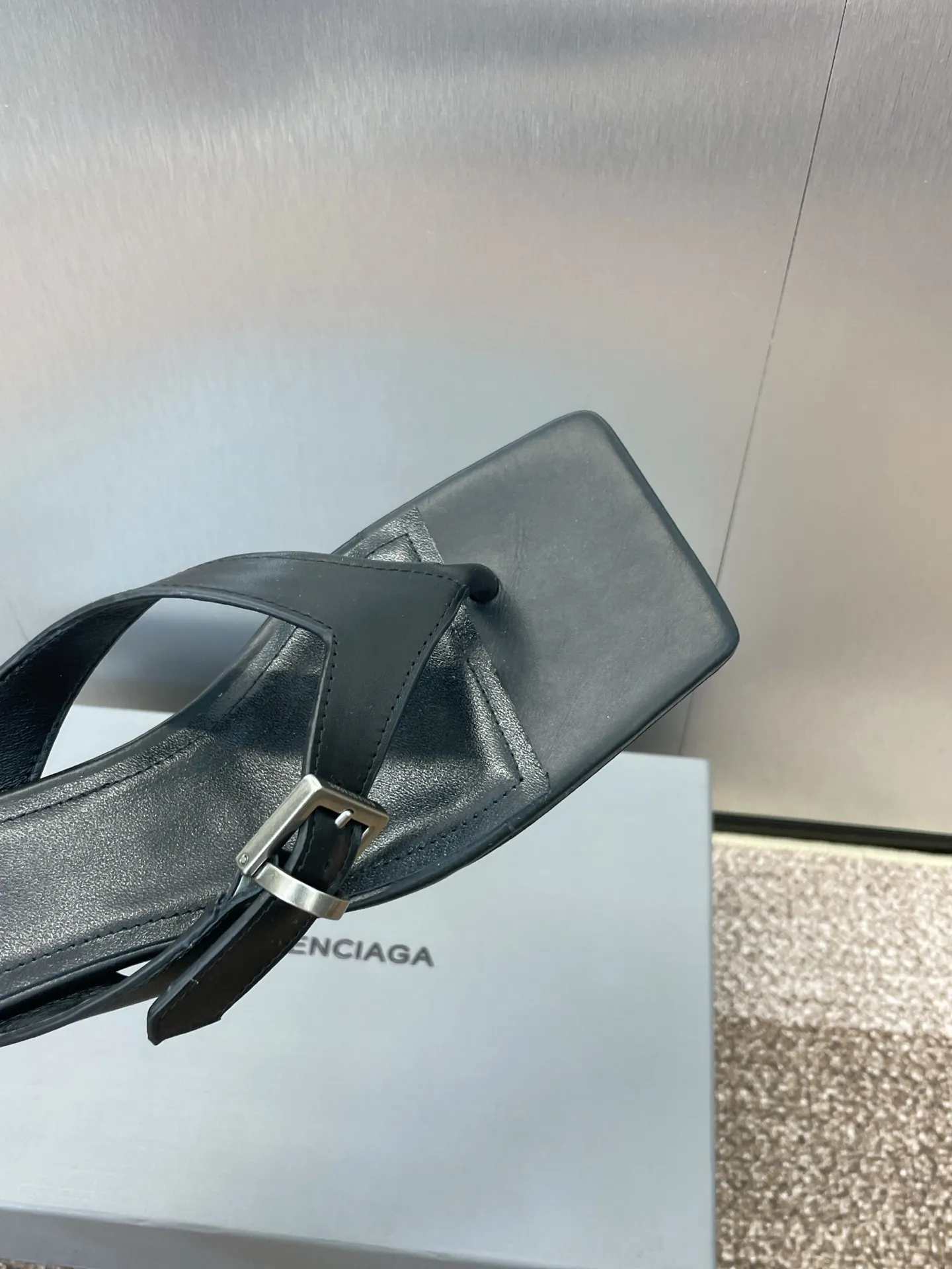 Balenciaga 黒 四角い頭ハイヒールビーチサンダル - 画像 (8)