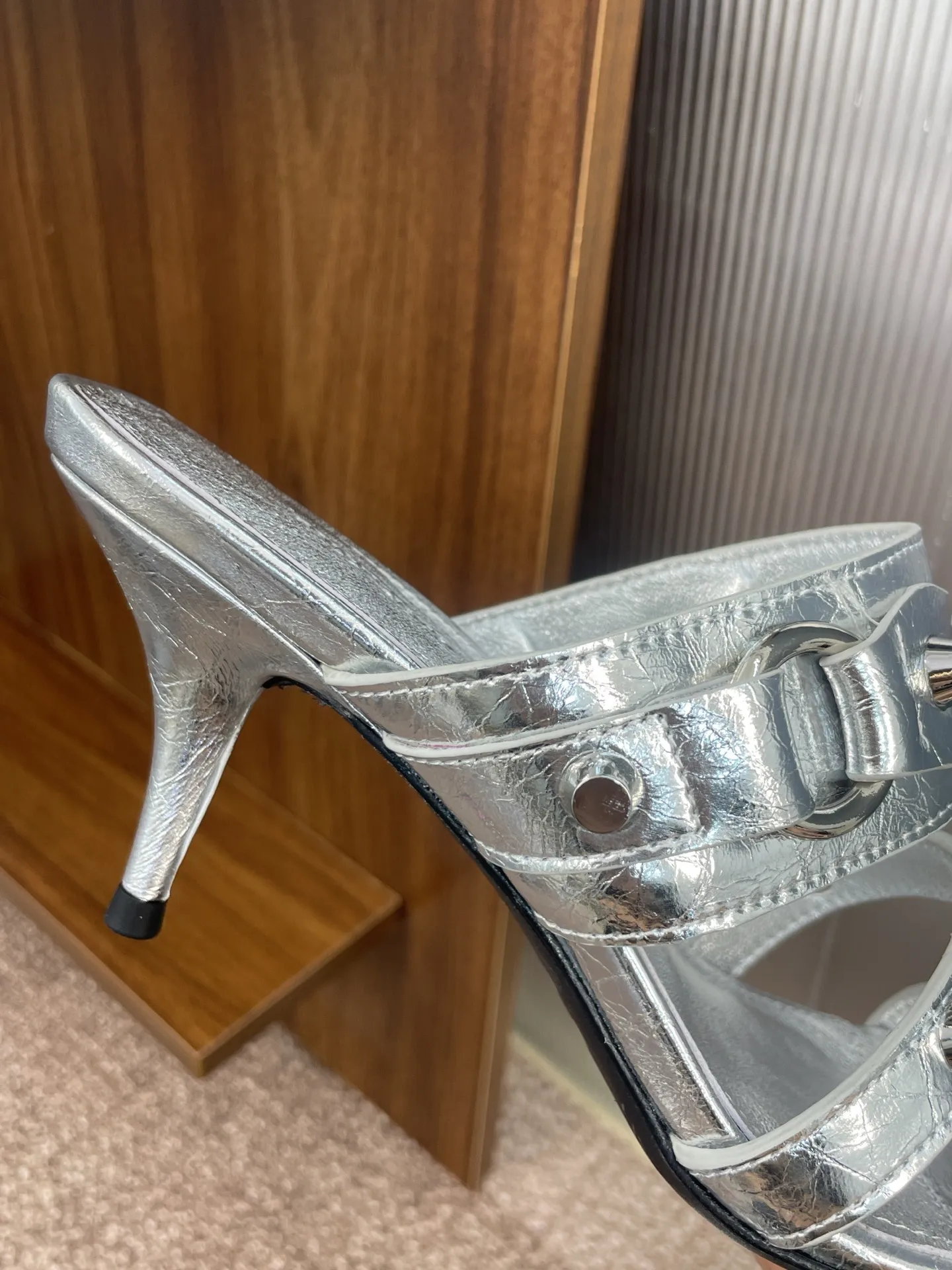 Balenciaga ゼリー色6CMミッドヒールサンダル - 画像 (9)