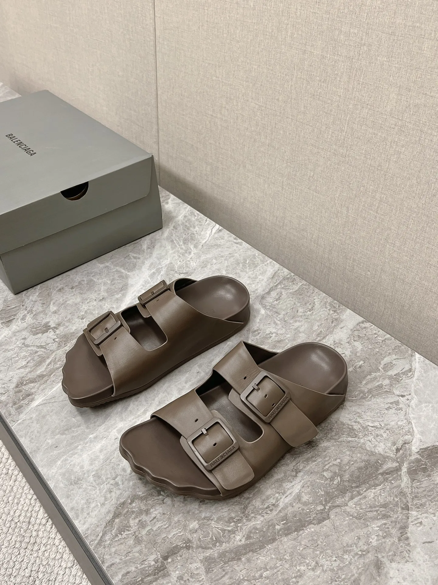 BALENCIAGA Sunday Suede Mule ブラウン新作ミュール