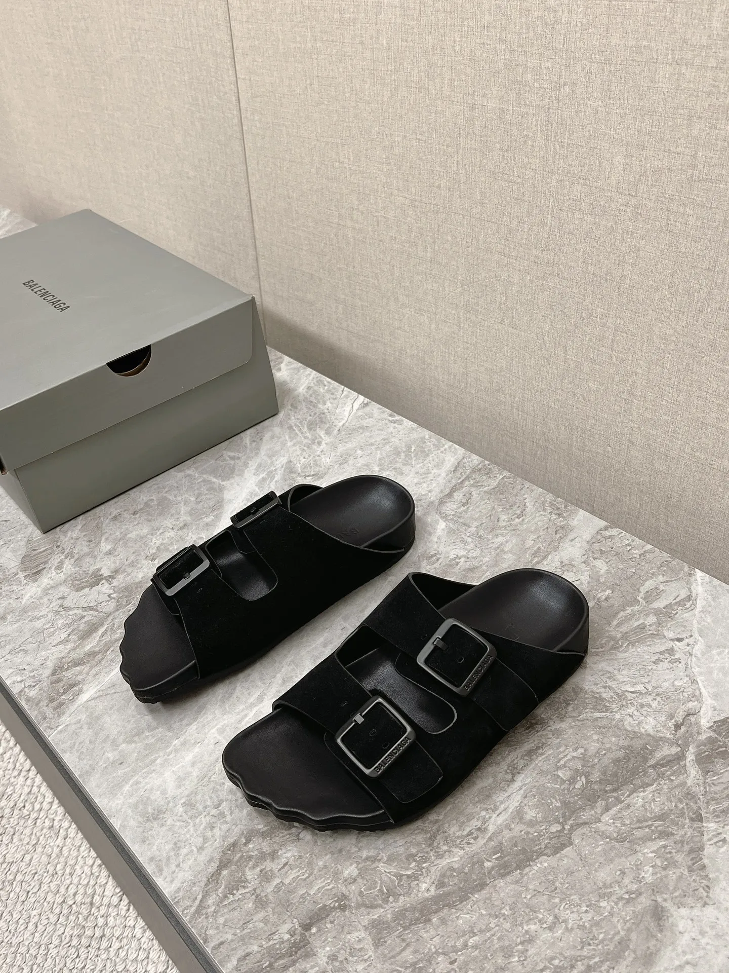 BALENCIAGA ブラック スエード ミュール