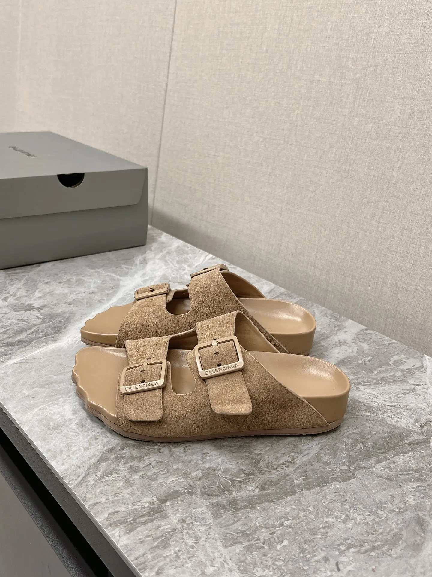 BALENCIAGA ベージュ クラシックミュール - 画像 (5)