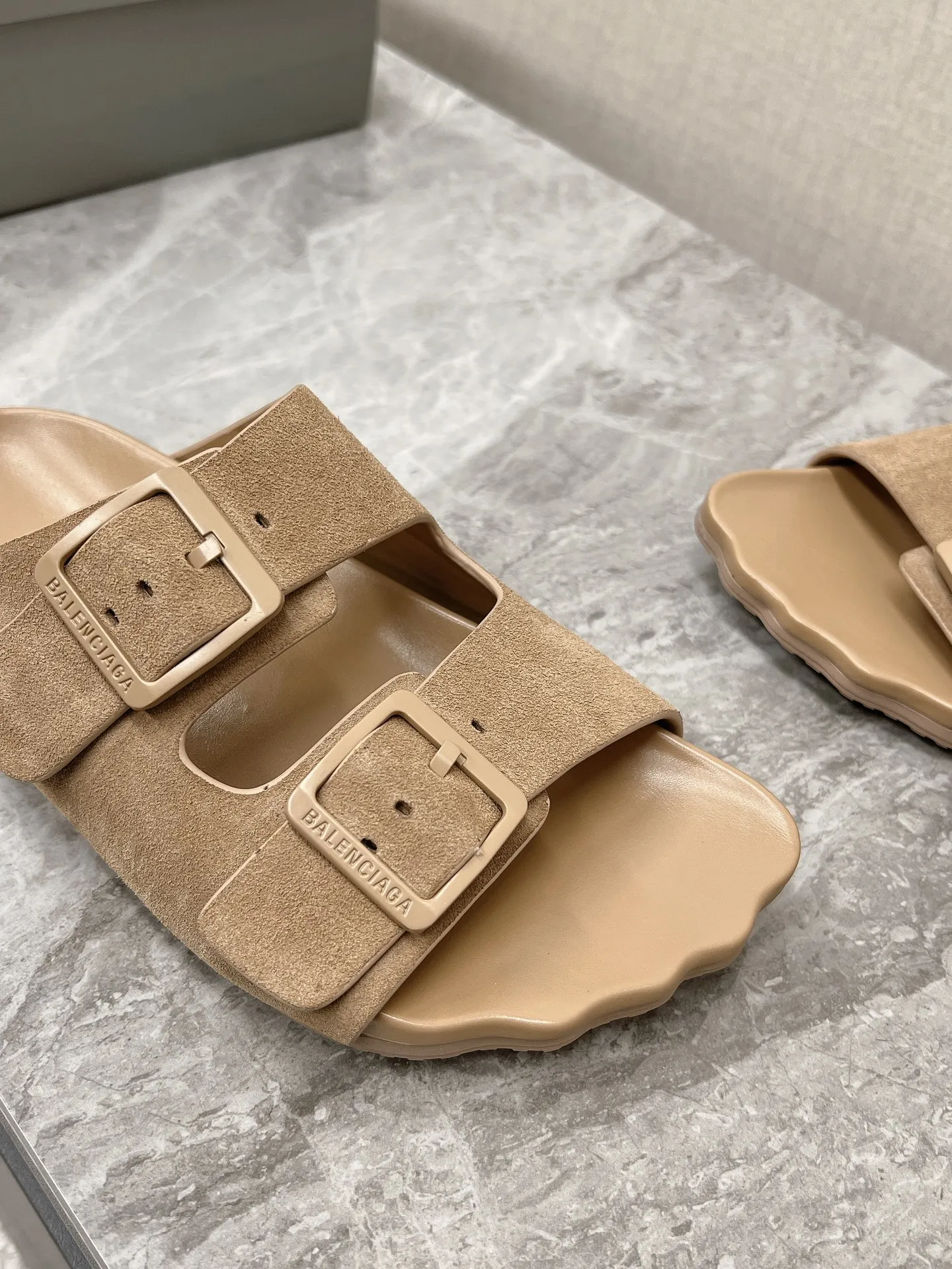 BALENCIAGA ベージュ クラシックミュール - 画像 (8)