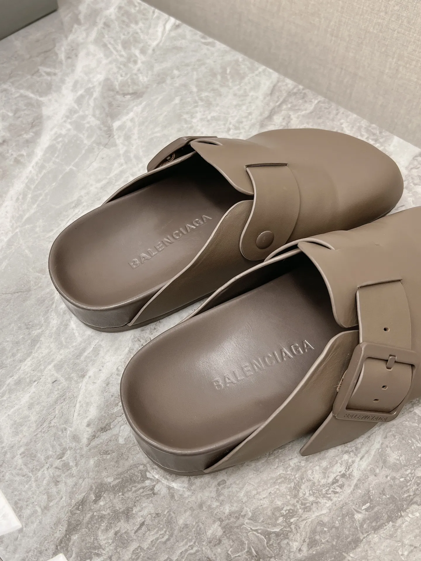 BALENCIAGA Sunday Suede Mule ブラウン ミュール - 画像 (7)