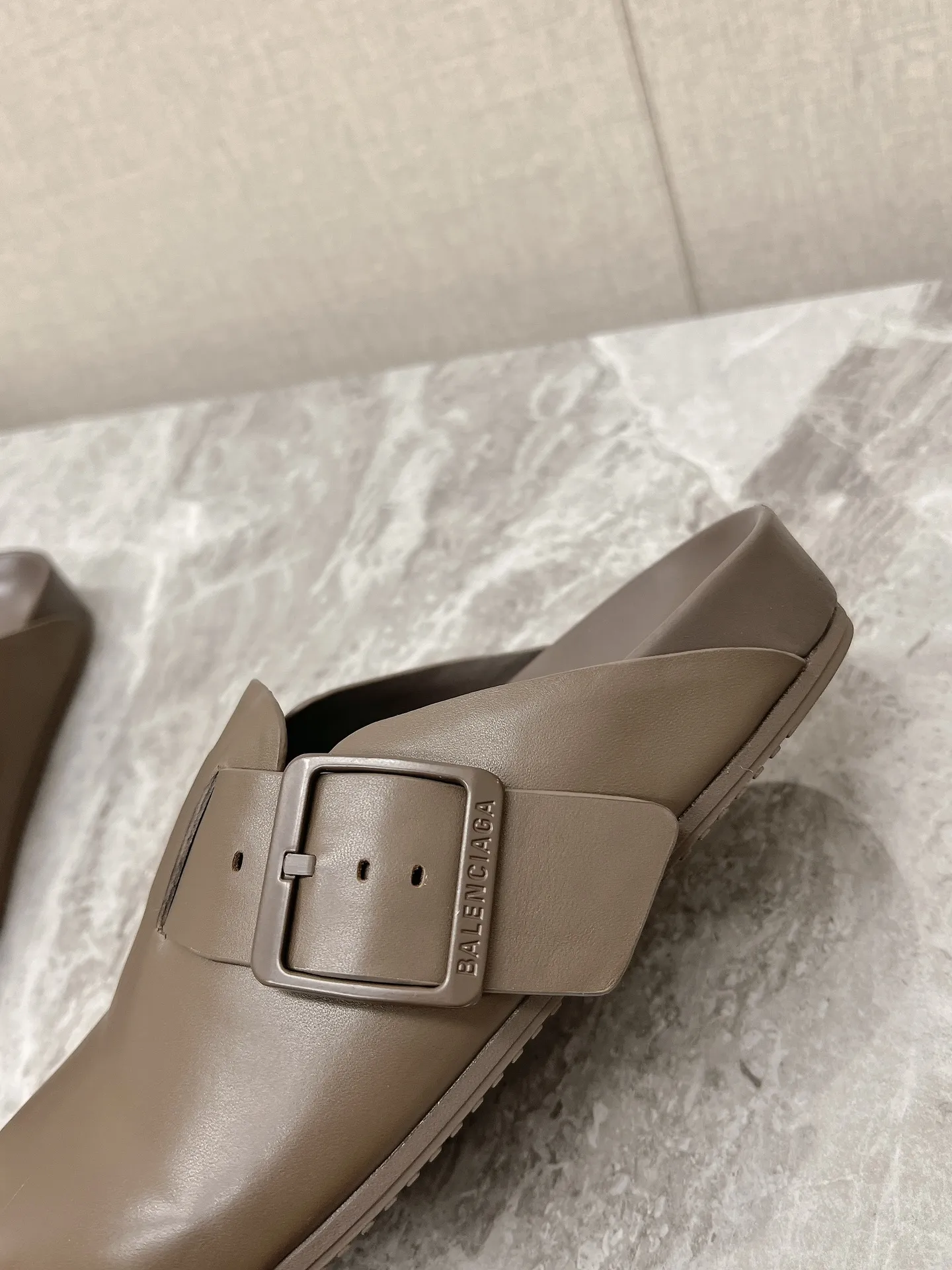 BALENCIAGA Sunday Suede Mule ブラウン ミュール - 画像 (8)