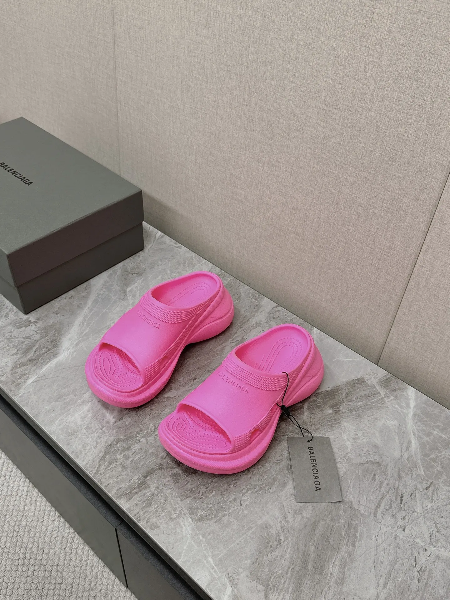 BALENCIAGA ピンク ハイヒールサンダル ファッション