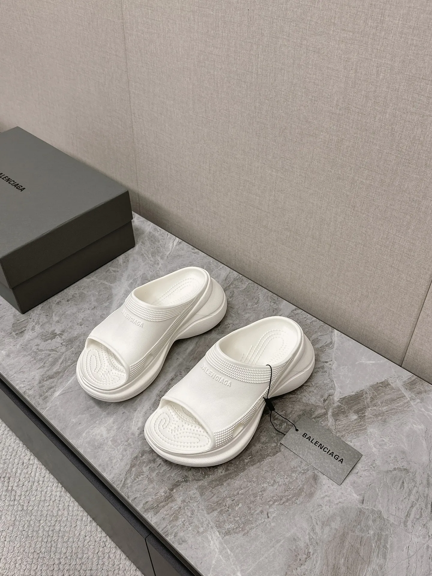 BALENCIAGA 白 ファッション ハイヒールサンダル