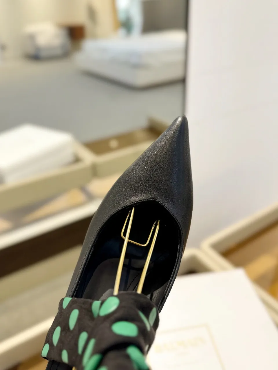 Balmain 2024春夏黒ポルカドットハイヒールスリッパ - 画像 (10)