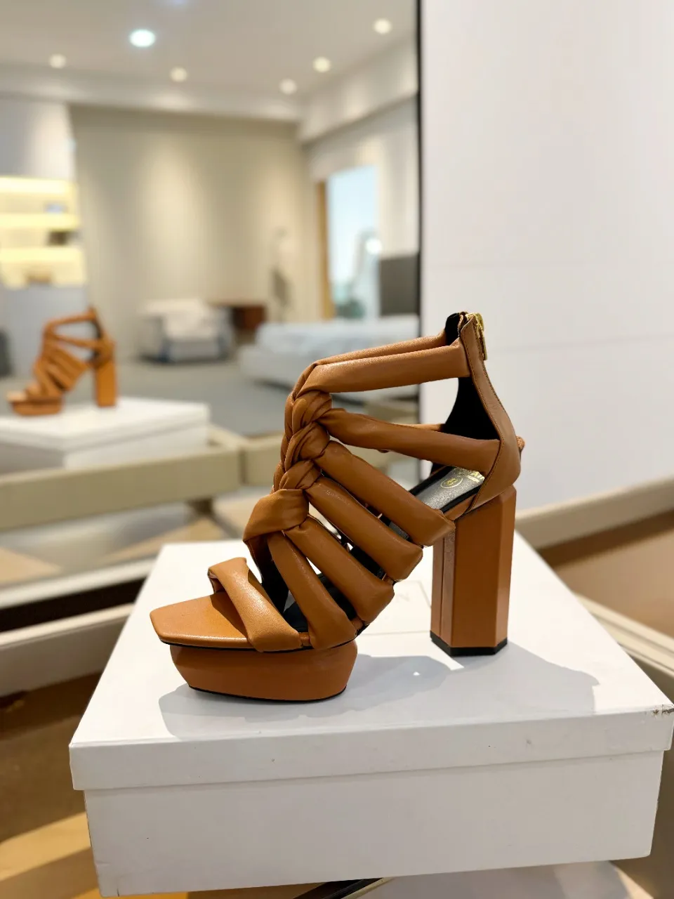 Balmain 2024春夏防水プラットフォーム高跟凉鞋 ブラウン