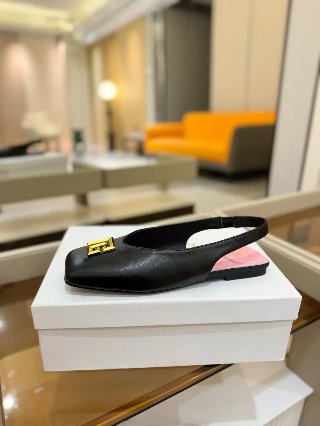 ピエールバルマン ブラック ファッションサンダル