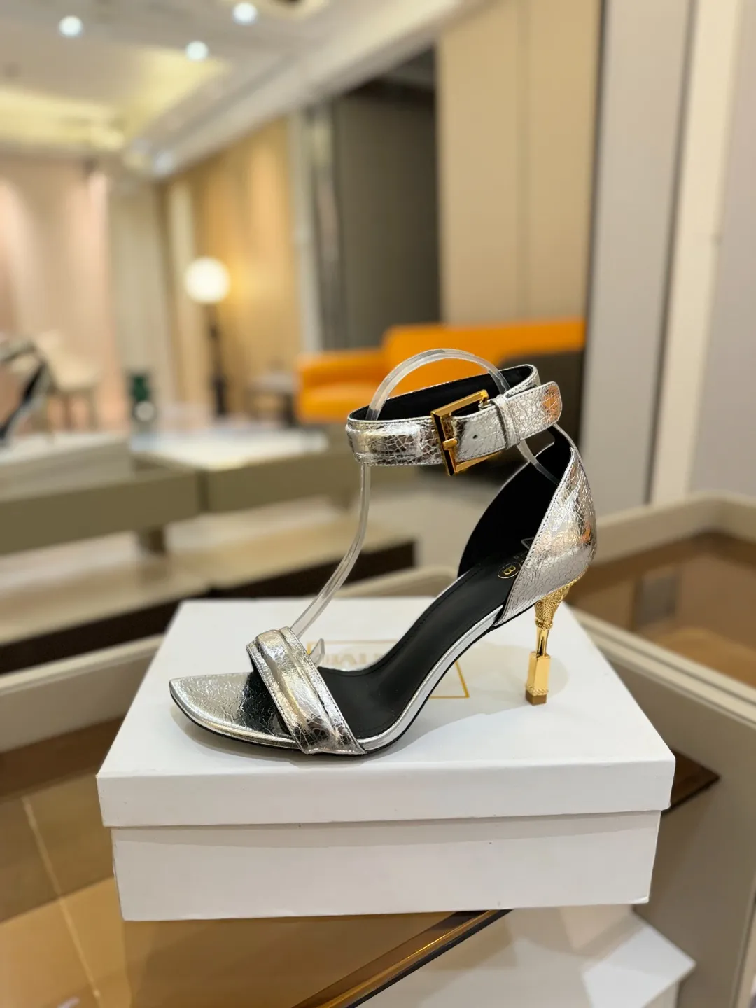 Balmain シルバー ハイヒールサンダル ファッション