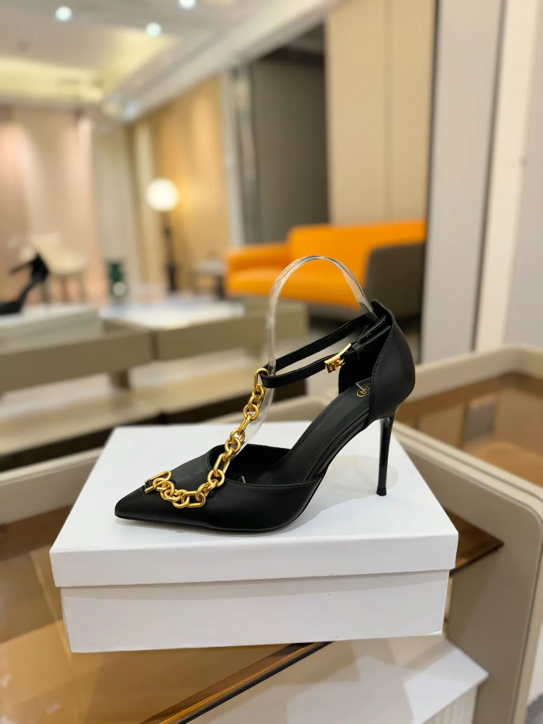 Balmain 2025春夏黒チェーンハイヒールサンダル