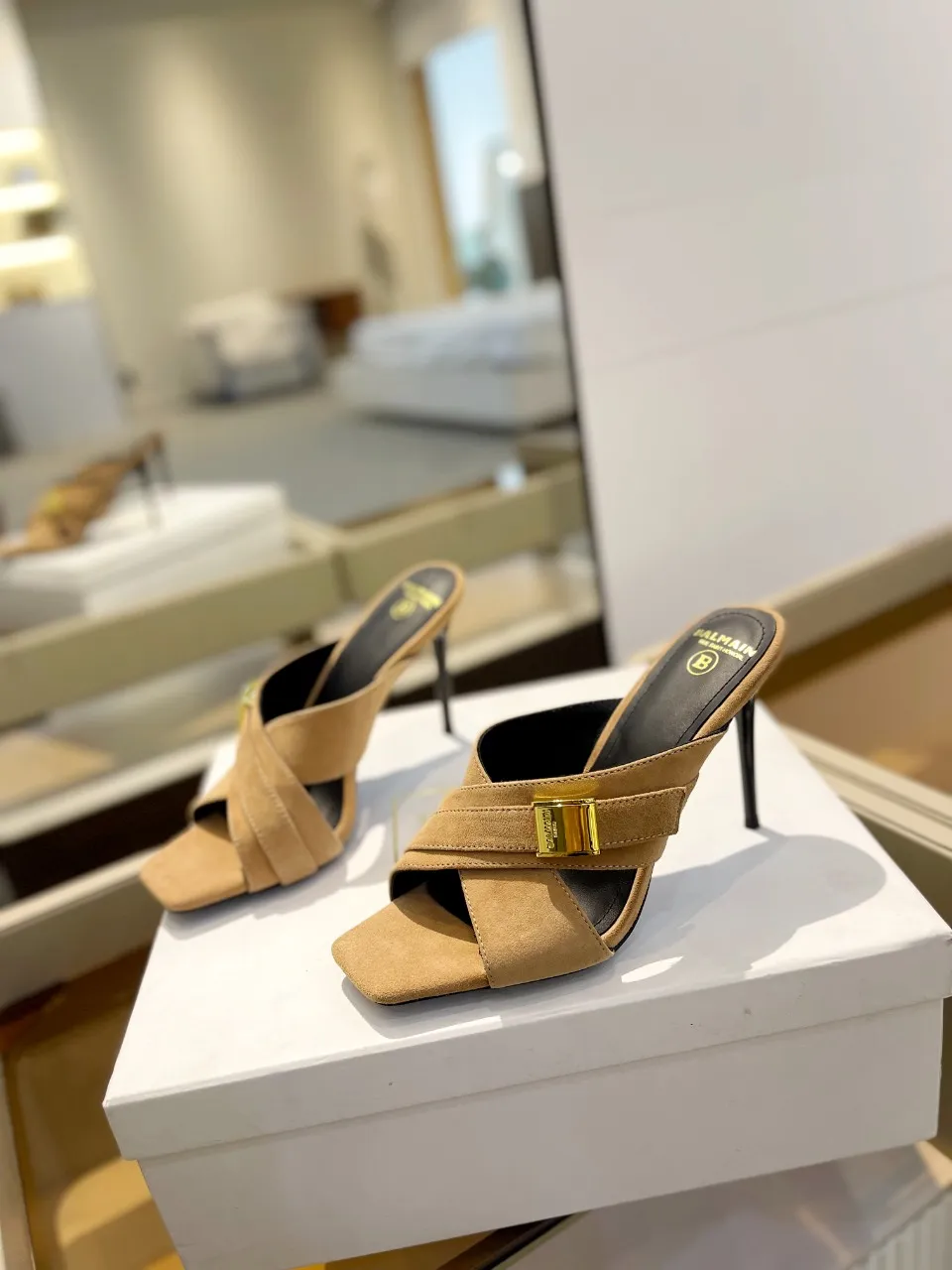 Balmain 2024春夏カーキハイヒールのスリッパ - 画像 (5)