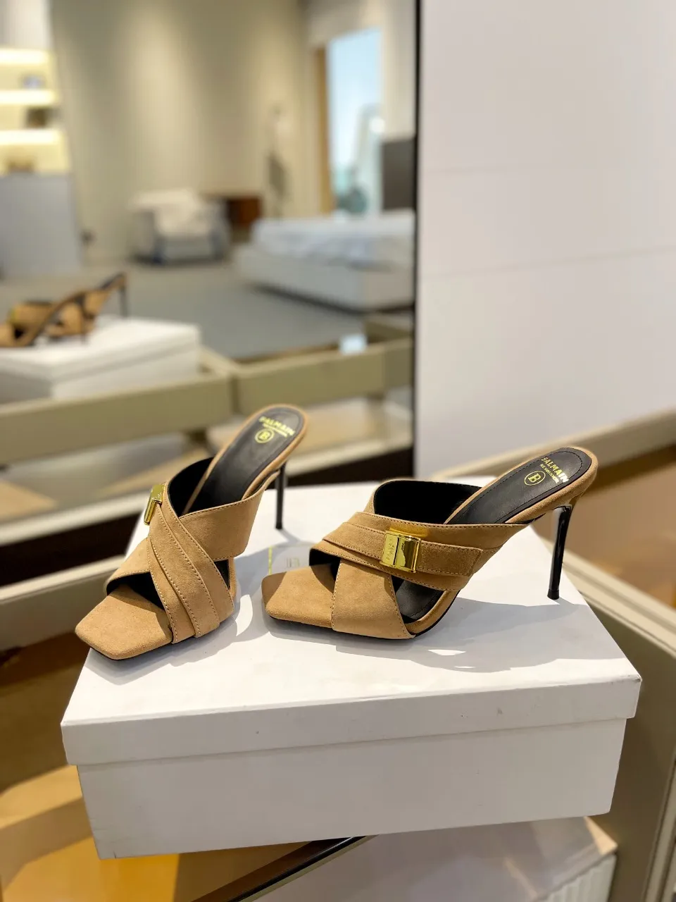 Balmain 2024春夏カーキハイヒールのスリッパ - 画像 (6)