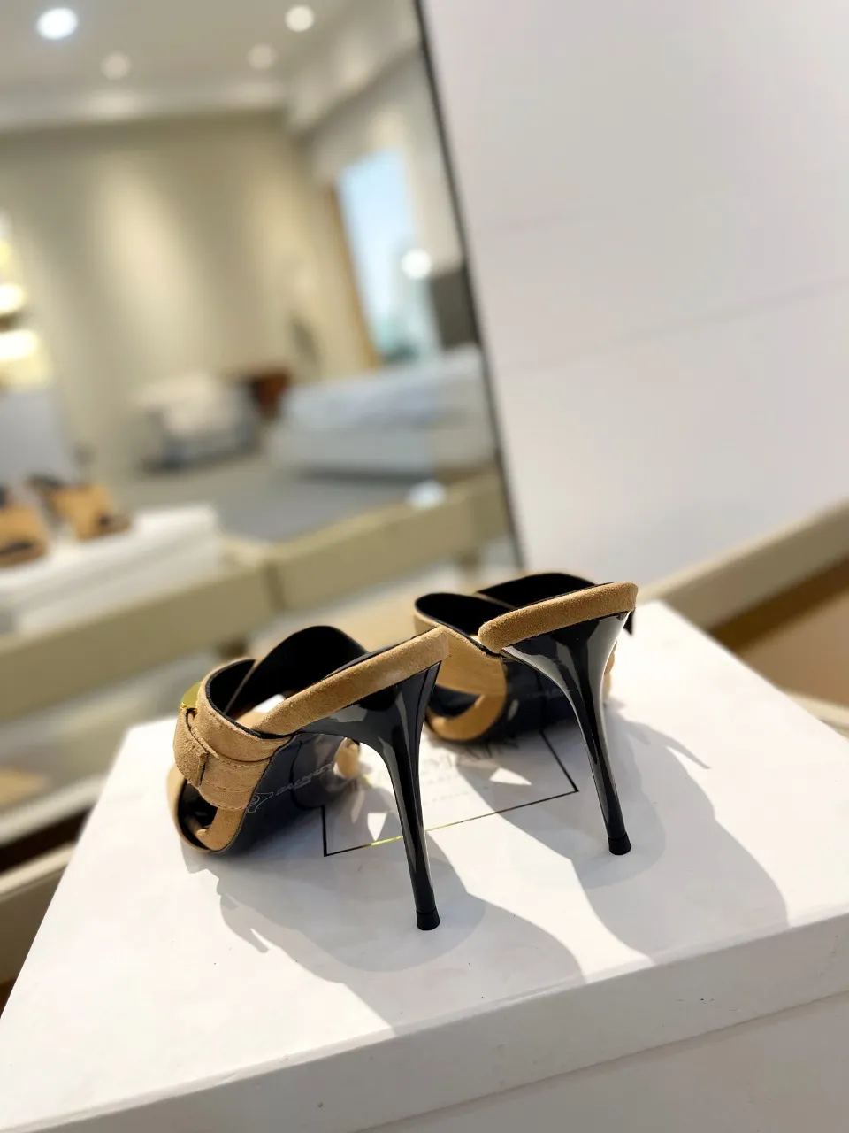 Balmain 2024春夏カーキハイヒールのスリッパ - 画像 (8)