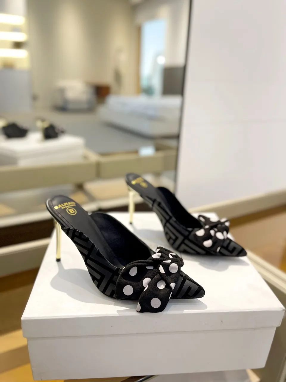 Balmain 2024春夏リボンハイヒールのスリッパ黒色ファッション - 画像 (3)