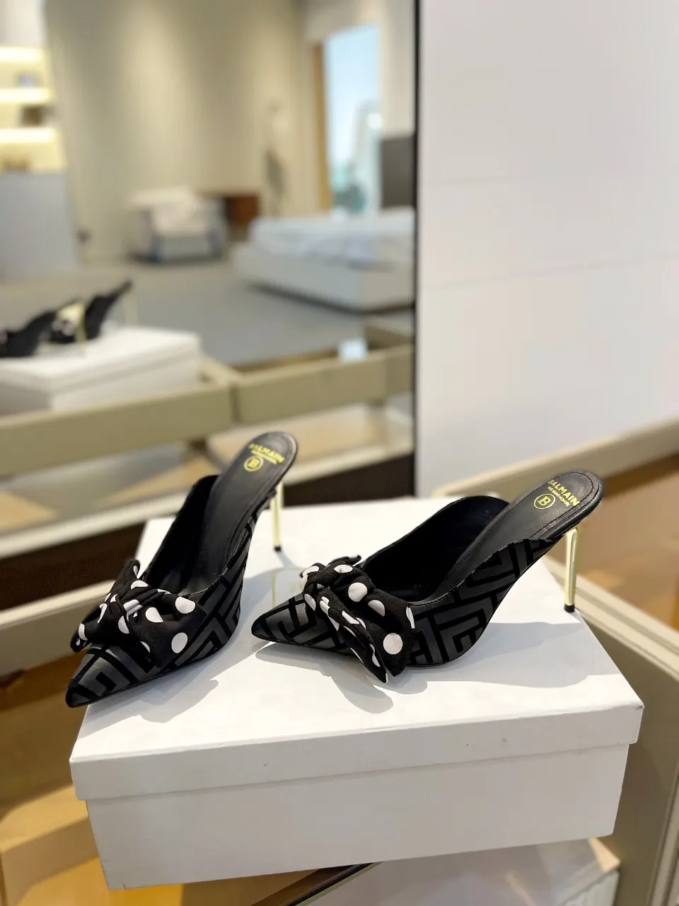 Balmain 2024春夏リボンハイヒールのスリッパ黒色ファッション - 画像 (6)