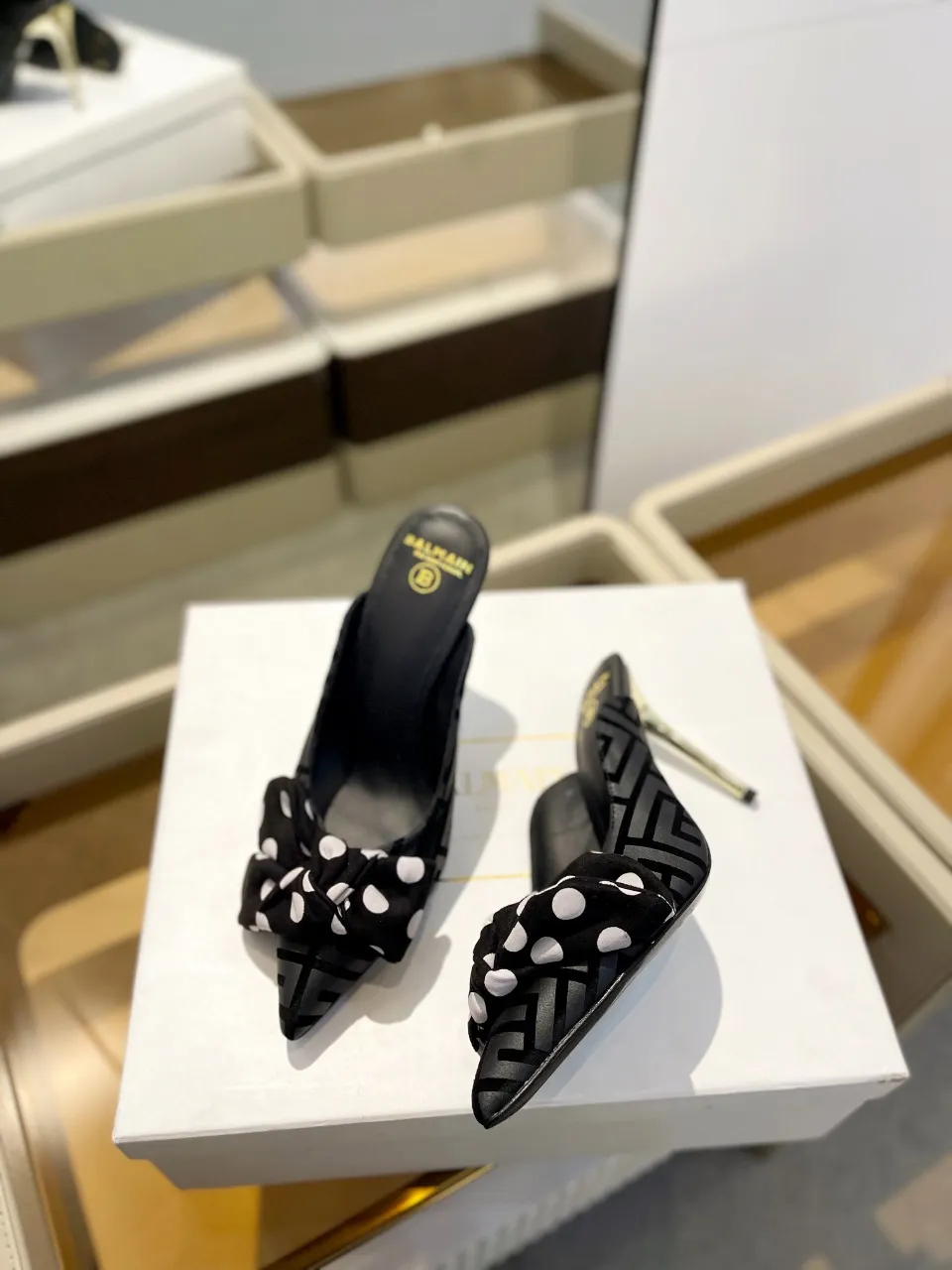 Balmain 2024春夏リボンハイヒールのスリッパ黒色ファッション - 画像 (7)