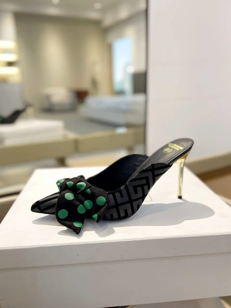 Balmain 2024春夏リボンハイヒールのスリッパ黒色ファッション