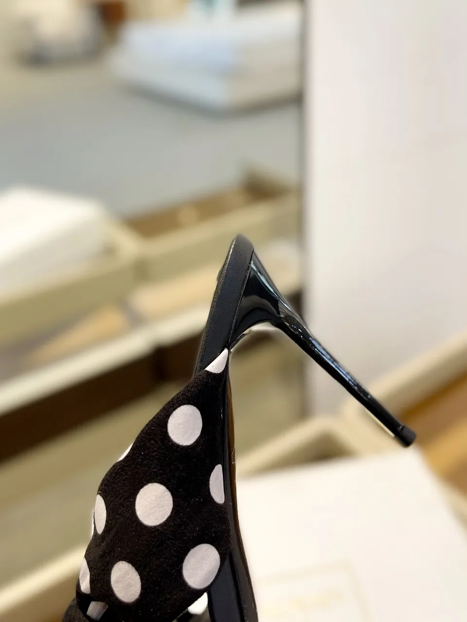 Balmain 2024春夏ポルカドットハイヒールのスリッパブラック - 画像 (9)