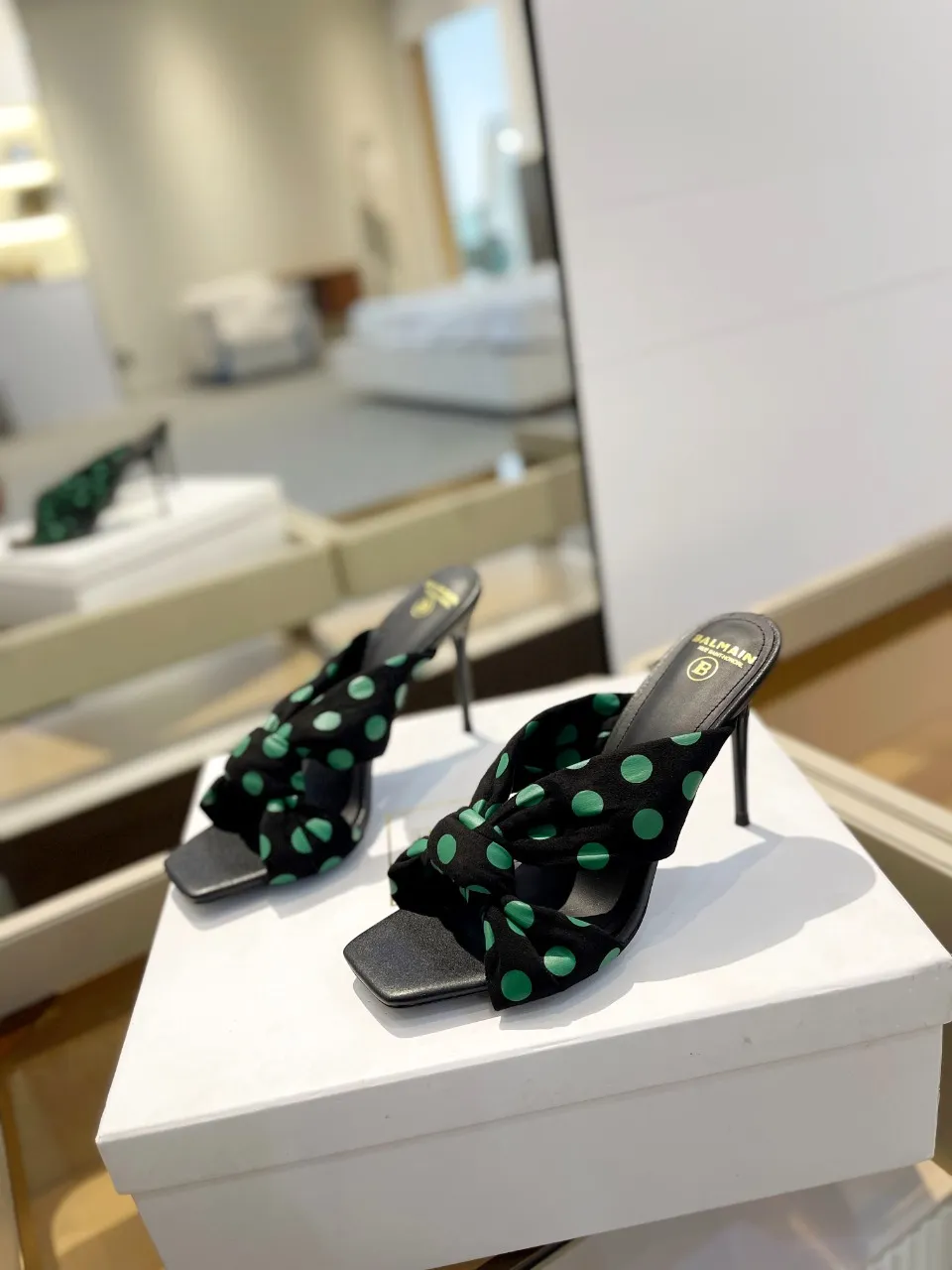 Balmain 2024春夏ポルカドットハイヒールのスリッパ黒緑 - 画像 (5)