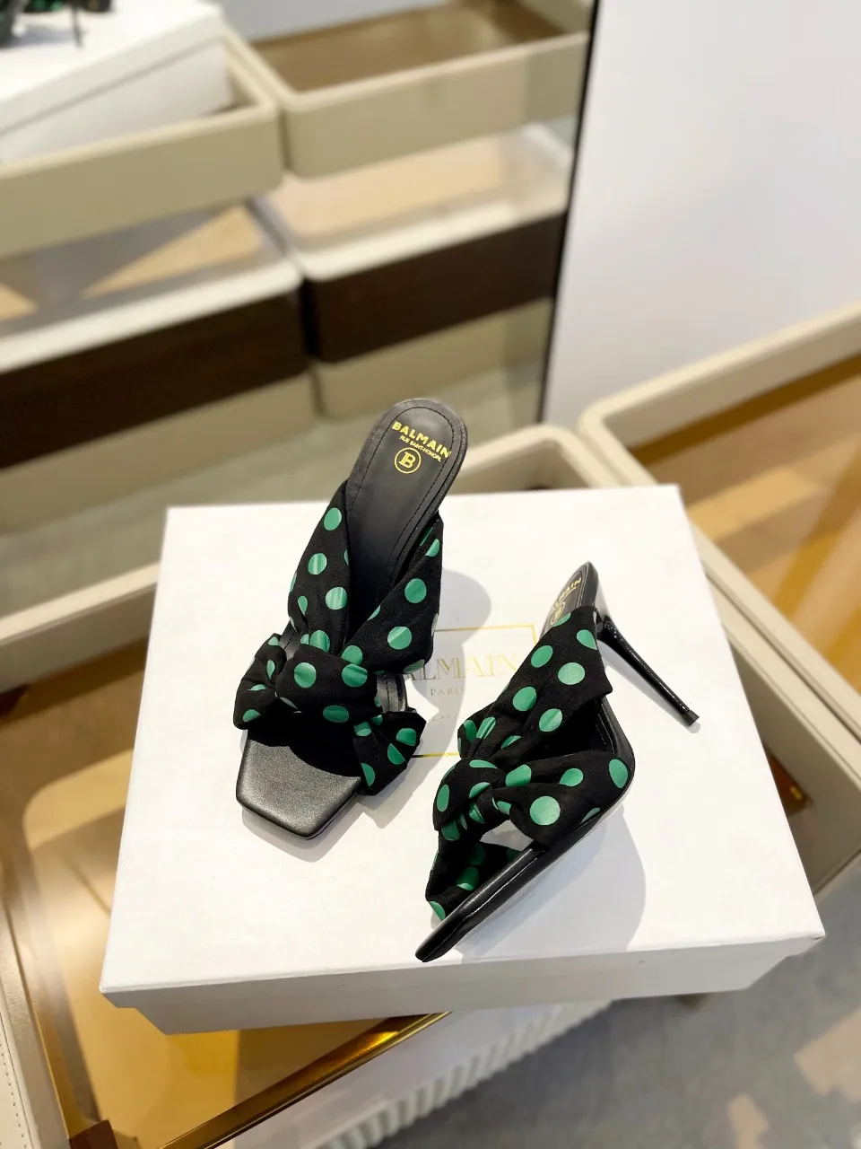 Balmain 2024春夏ポルカドットハイヒールのスリッパ黒緑 - 画像 (7)