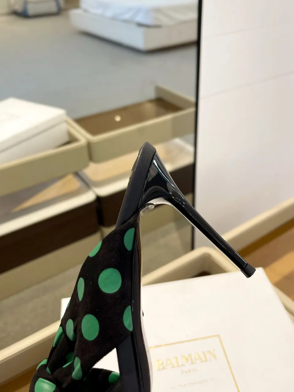 Balmain 2024春夏ポルカドットハイヒールのスリッパ黒緑 - 画像 (9)