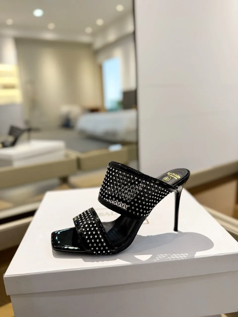 ピエールバルマン ブラック クリスタルハイヒールスリッパ
