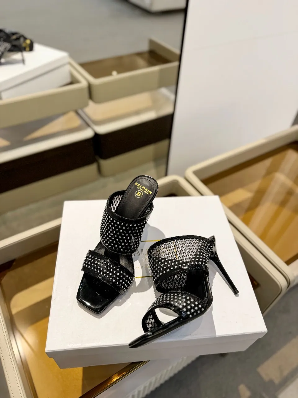 ピエールバルマン ブラック クリスタルハイヒールスリッパ - 画像 (6)
