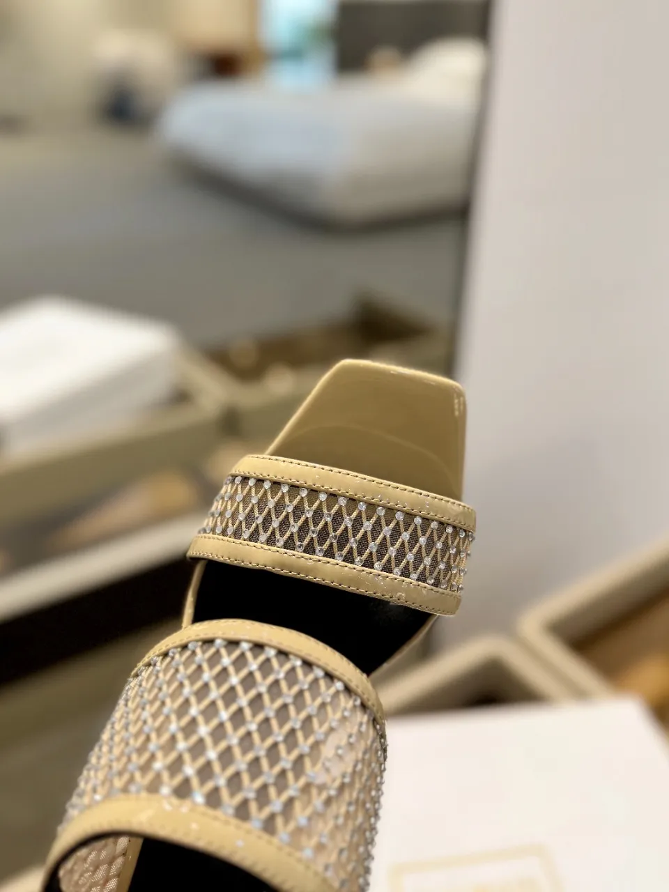 Balmain 2024春夏クリスタルハイヒールのスリッパベージュ - 画像 (10)