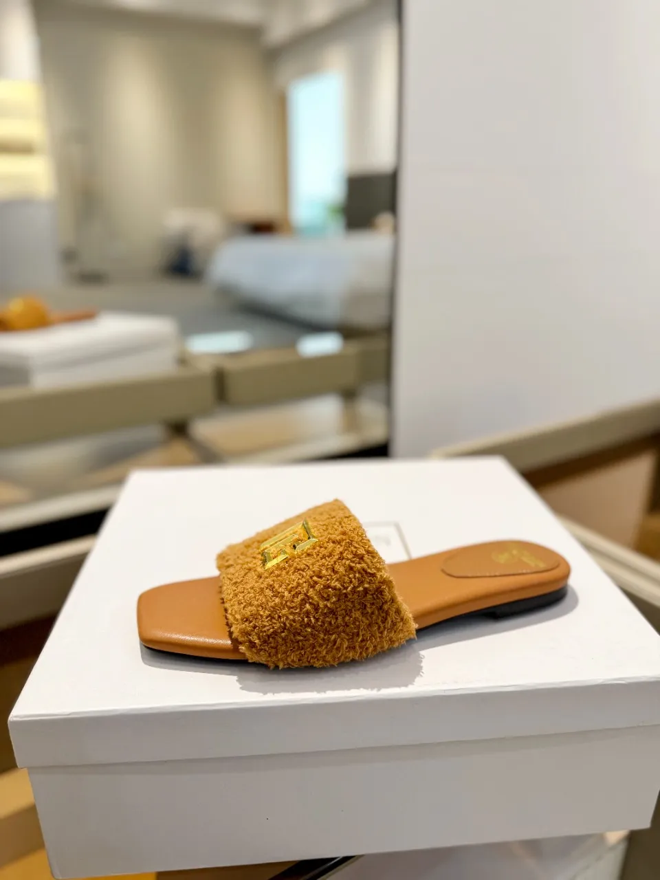 Balmain 2024春夏ビーチサンダル 茶色 ファッション