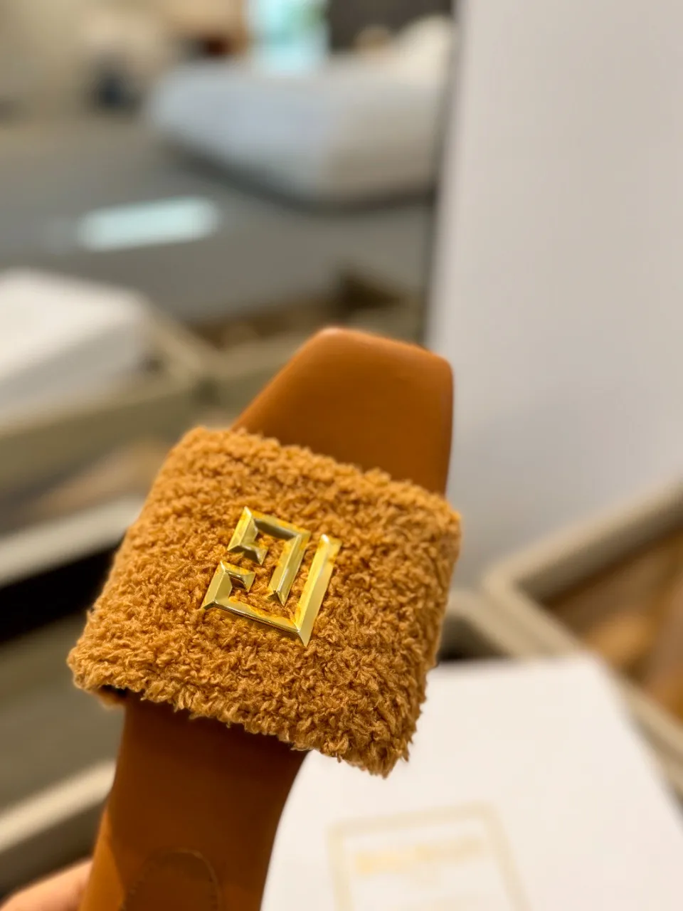 Balmain 2024春夏ビーチサンダル 茶色 ファッション - 画像 (8)