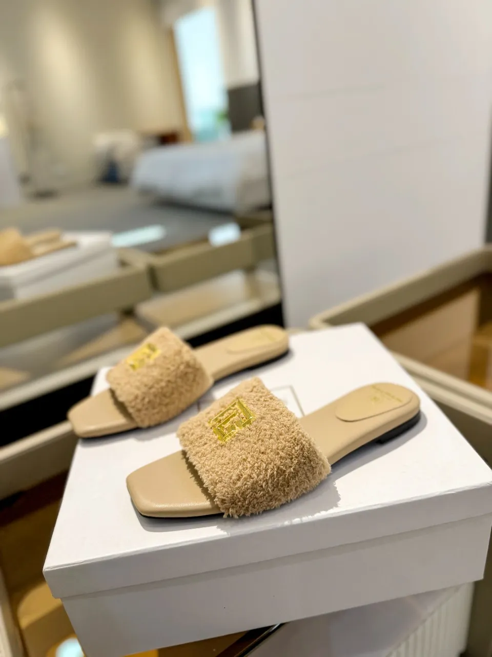 Balmain 2024春夏ベージュビーチサンダル - 画像 (4)