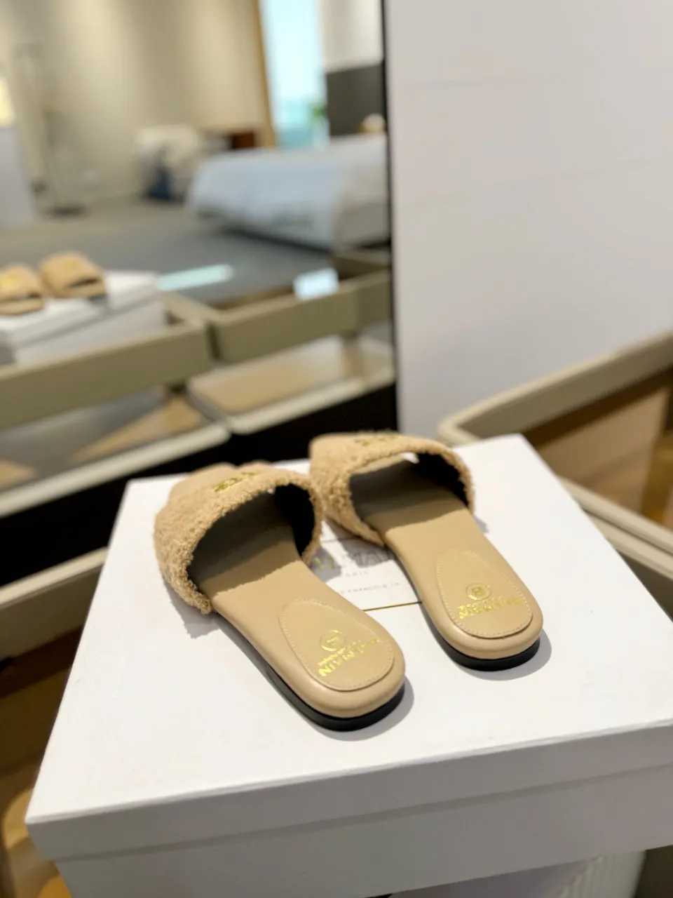 Balmain 2024春夏ベージュビーチサンダル - 画像 (8)