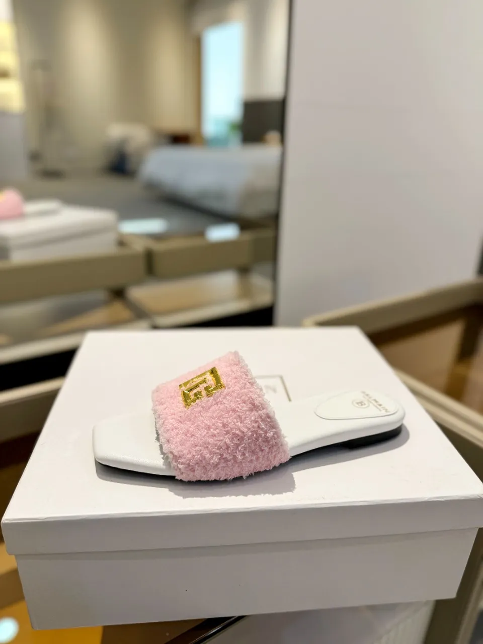 Balmainピンクファッションフラットビーチサンダル