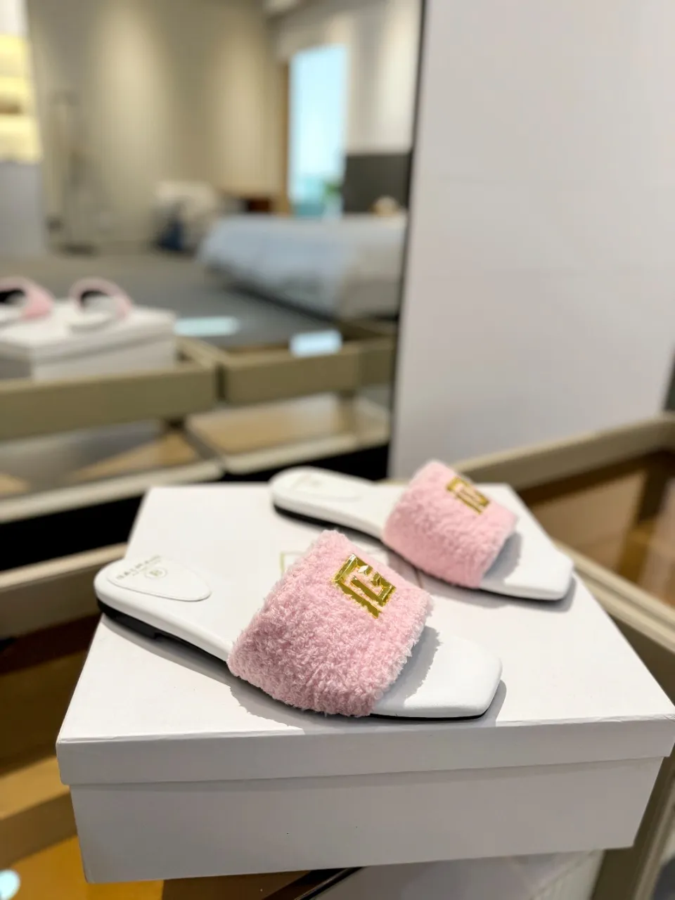 Balmainピンクファッションフラットビーチサンダル - 画像 (3)