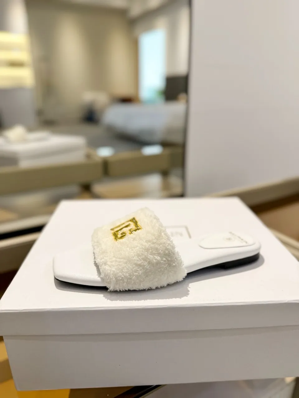 Balmain ホワイトファッションフラットビーチサンダル