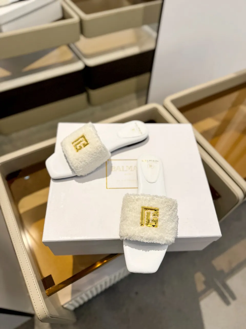 Balmain ホワイトファッションフラットビーチサンダル - 画像 (4)