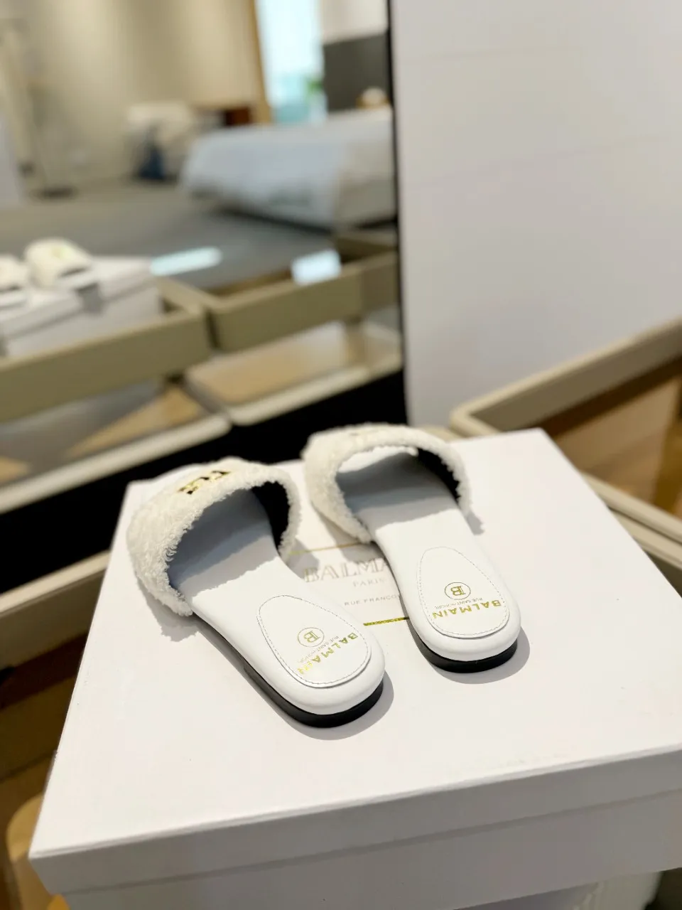 Balmain ホワイトファッションフラットビーチサンダル - 画像 (10)