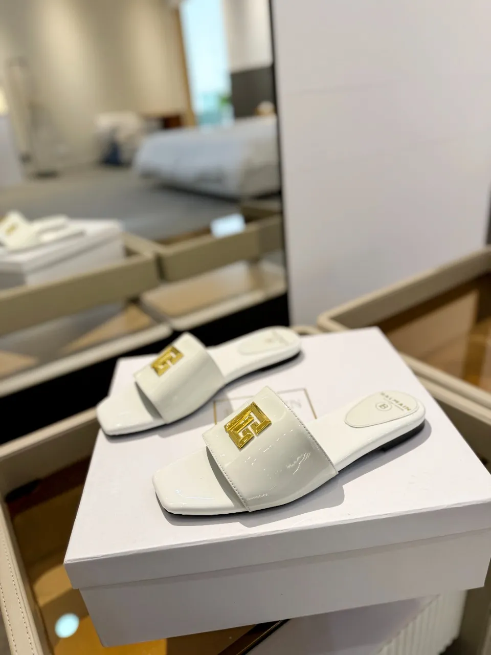 Balmain ホワイト ファッション ビーチサンダル 2024 - 画像 (5)