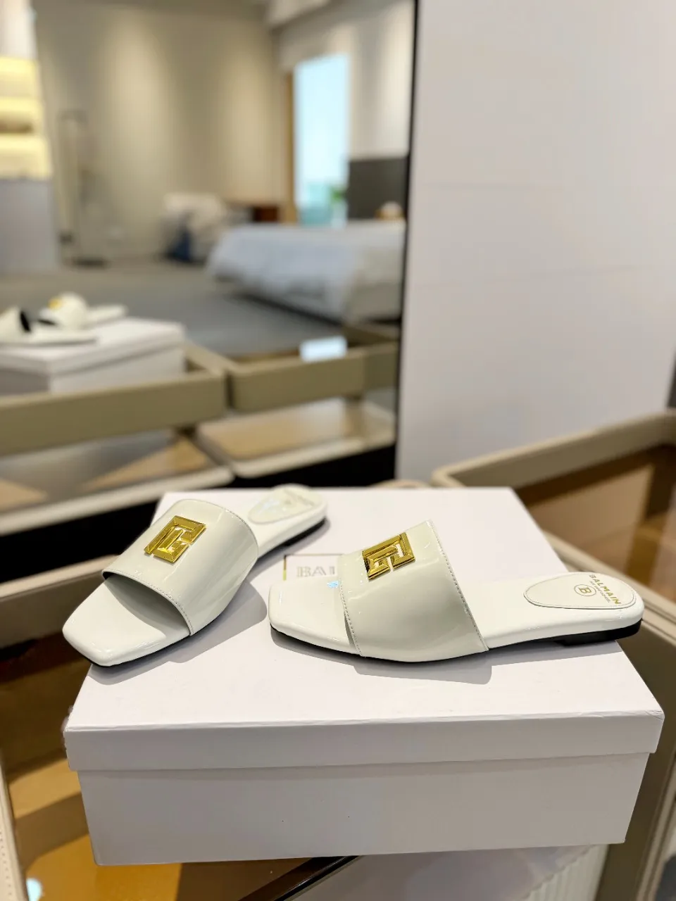 Balmain ホワイト ファッション ビーチサンダル 2024 - 画像 (6)