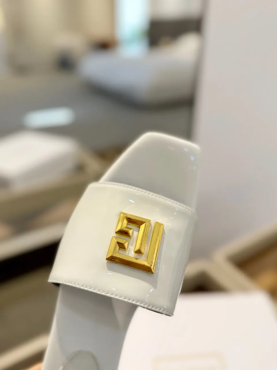 Balmain ホワイト ファッション ビーチサンダル 2024 - 画像 (10)