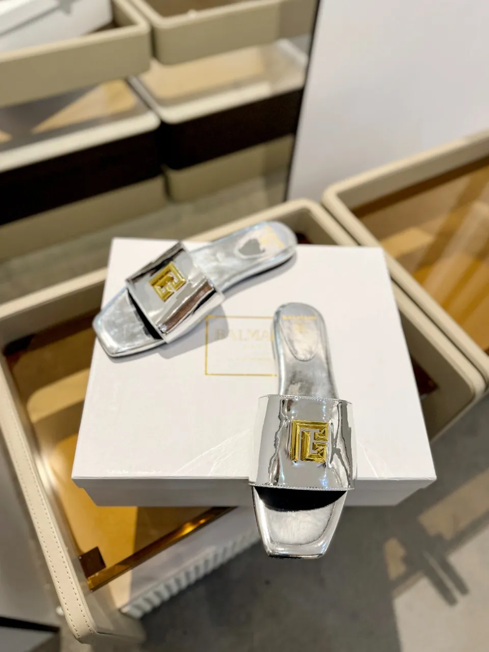 Balmain シルバー ファッションフラットスリッパ - 画像 (6)