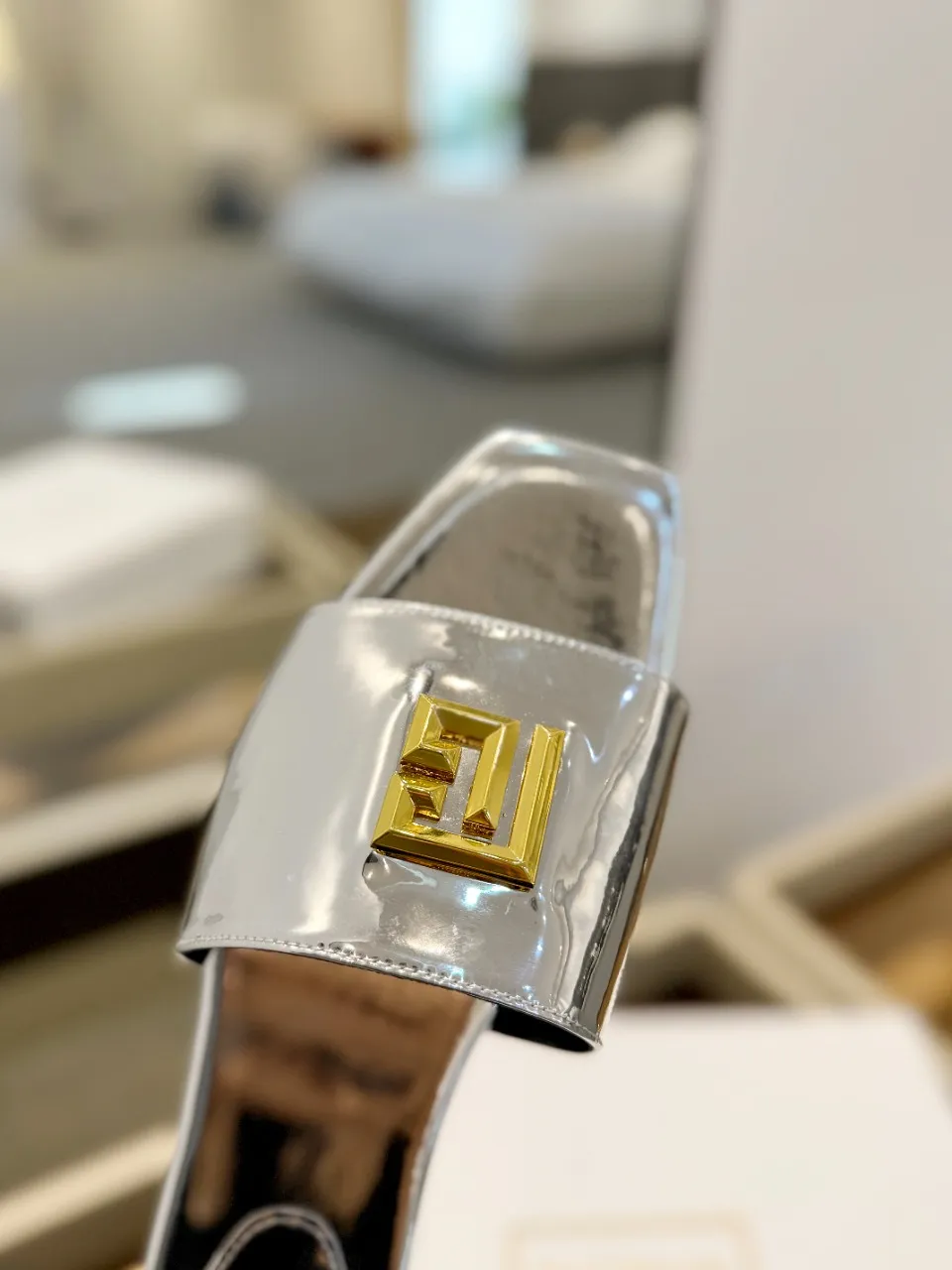 Balmain シルバー ファッションフラットスリッパ - 画像 (8)