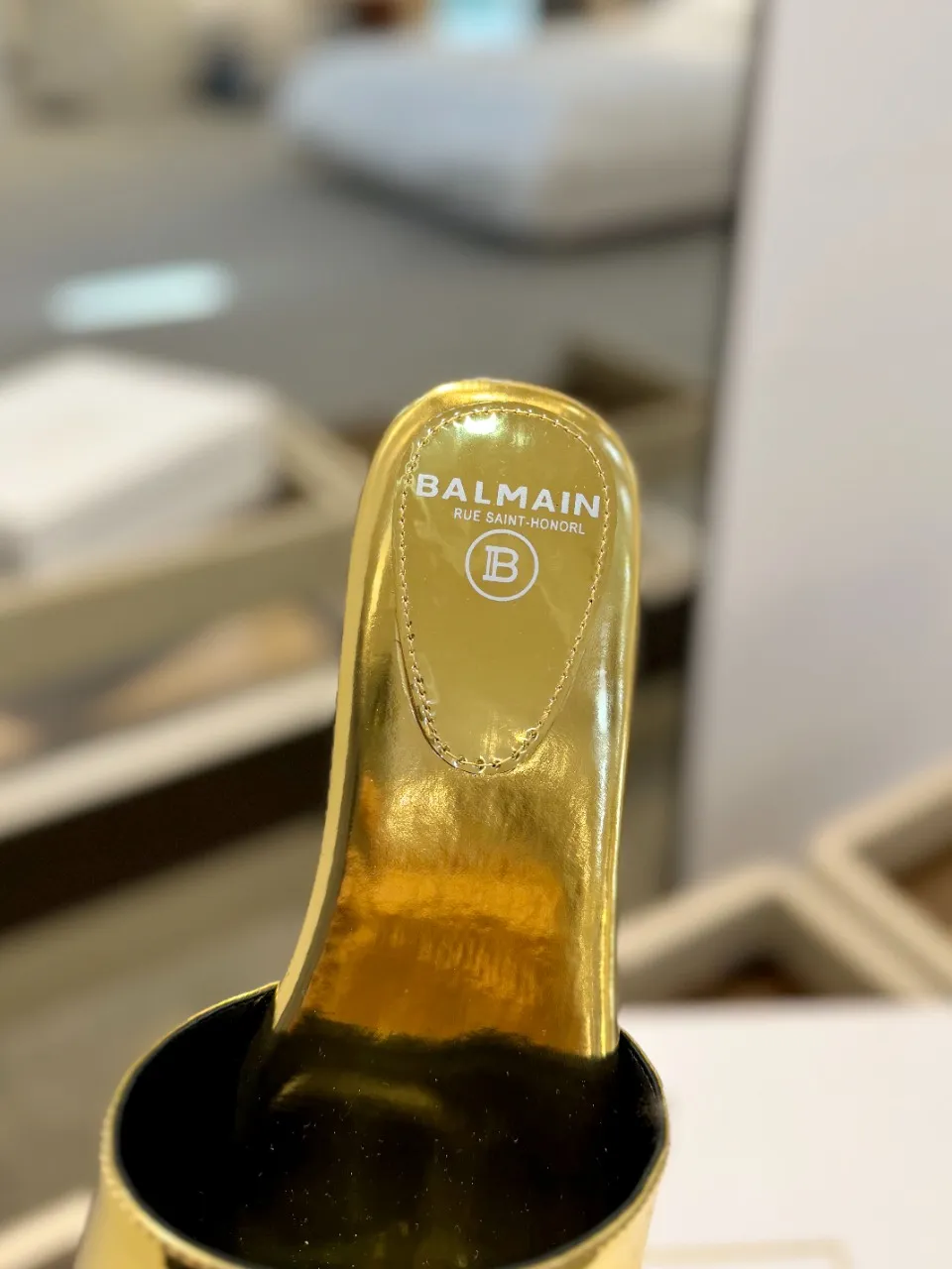 Balmain ゴールド ファッションフラットスリッパ - 画像 (8)