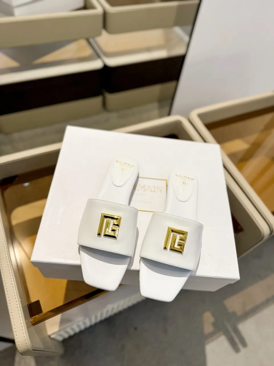 Balmain ホワイト ファッションフラットスリッパ - 画像 (4)